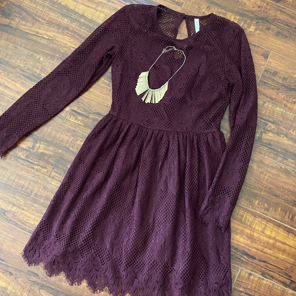 Gorgeous burgundy lace dress